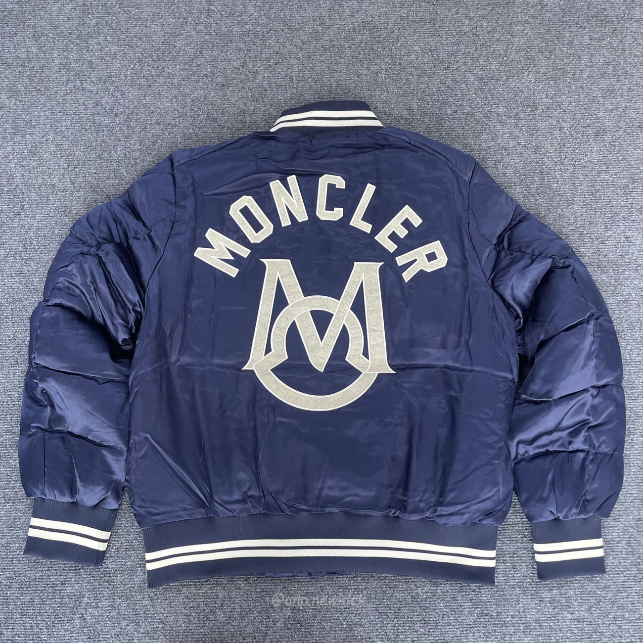 Moncler Dives Down Bomber Jacket (3) - newkick.org